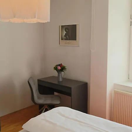 Mit 2 Schlafzimmern Graz